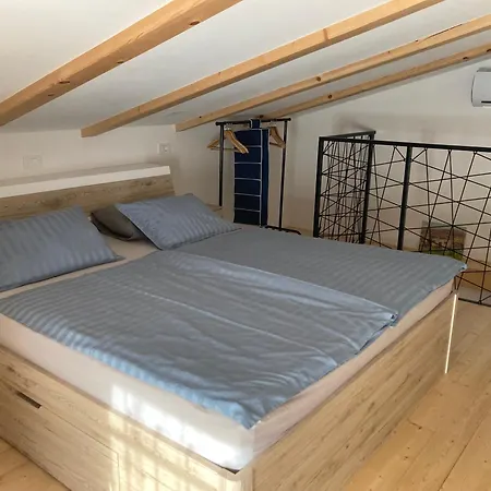 Apartma Hiska Dobravlje